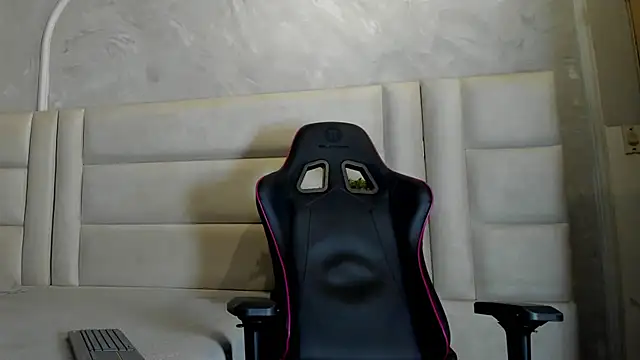 Dark_lennox's Webcam Show