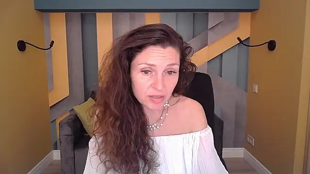 EllaLong élő XXX-chatje