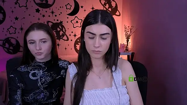 nekky_mouse: διαδικτυακό σόου στην κάμερα