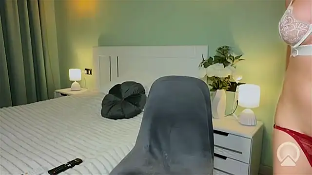 DianaaLight 即時 XXX 聊天