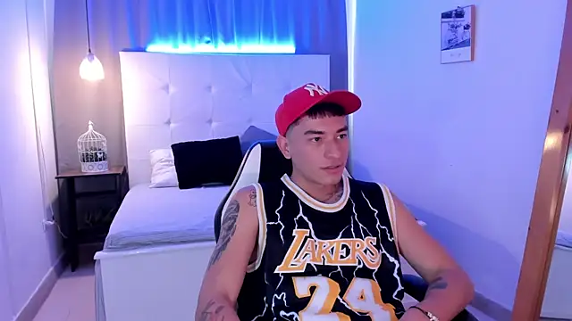 Thiago_2003_: απευθείας συνομιλία ΧΧΧ