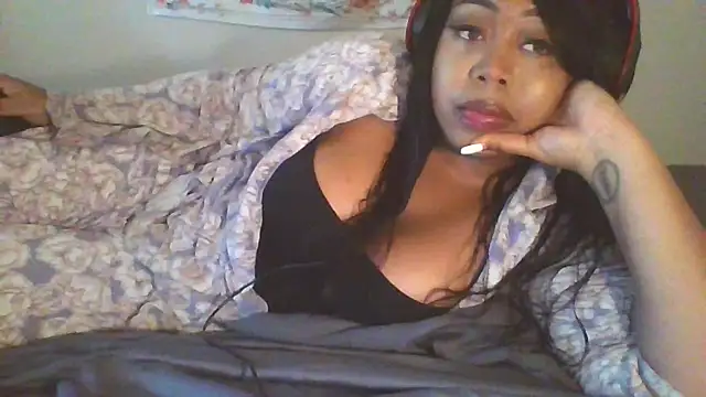 Chat +18 de angeliquebelcali ao vivo