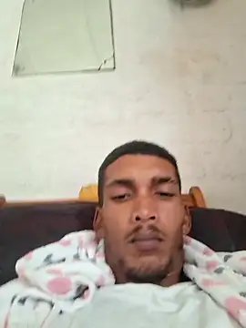 NaughtyGuy0071: διαδικτυακό σόου στην κάμερα