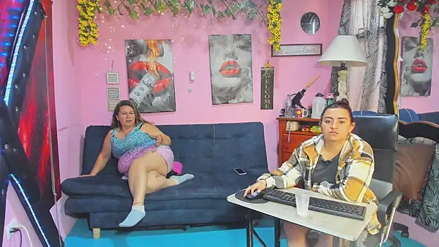 lesbiancuple's Webcam Show