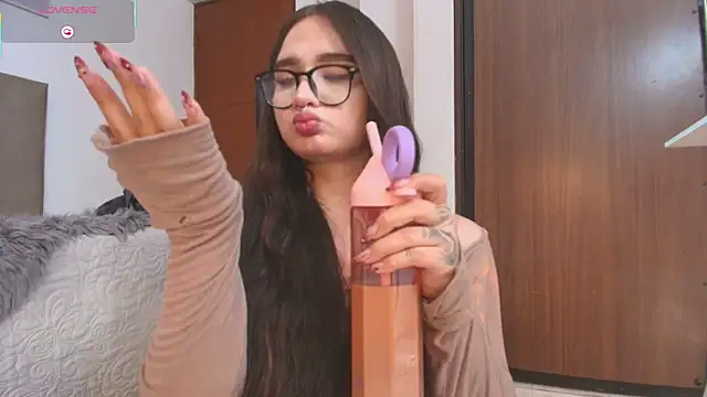 Miley_Baker 现场XXX聊天