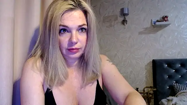 LuciaSnowyn Live XXX chat
