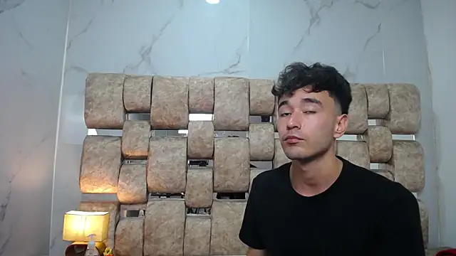 Chat XXX en directo de KathyAiden