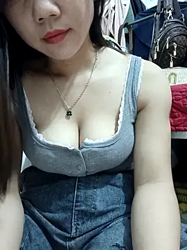 Ngocmai_lazdy: απευθείας συνομιλία ΧΧΧ