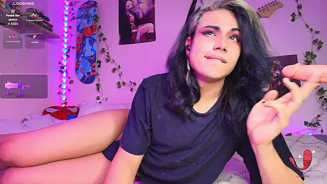 Alex_Tehir Show in webcam