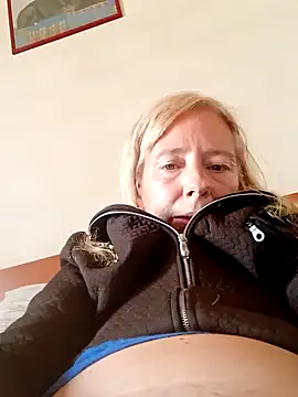 Chat XXX en directo de Ladykiss833