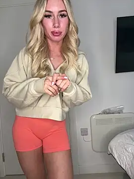 SexySaraxxoo webcam show