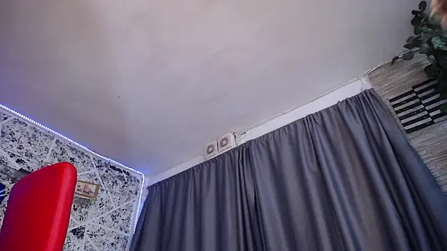 Show modela hornytsblonde na web-kameri