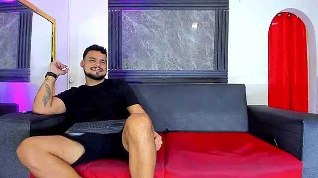 Latins_on_fire Show Webcam