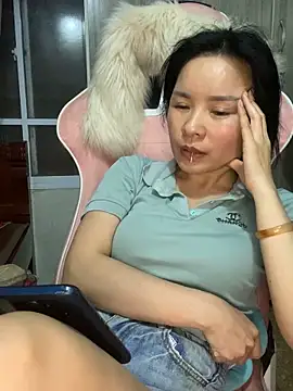 Chatroom XXX en direct de Ivy_Trix2