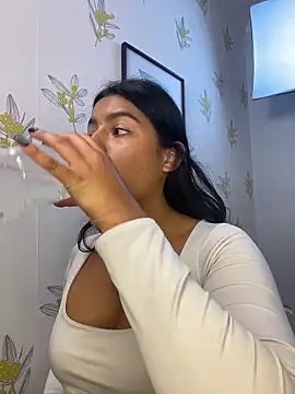 Laia_white 라이브 XXX 채팅