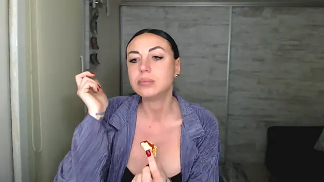 Вебкам-шоу CloveLove