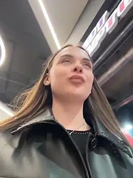 KristiRich Adlı Modelin Canlı XXX Sohbeti