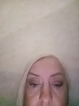 Show modela Julia20X na web-kameri