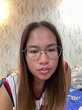 Ponthip Adlı Modelin Canlı XXX Sohbeti