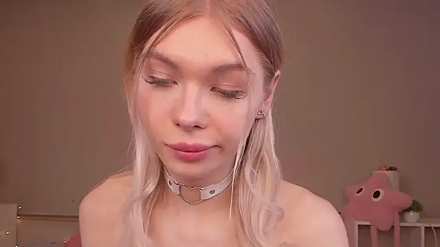 Blondy_Fina's Live XXX Chat