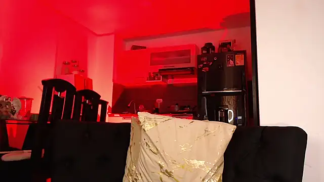 Pretty__Milf: онлайн-секс-чат