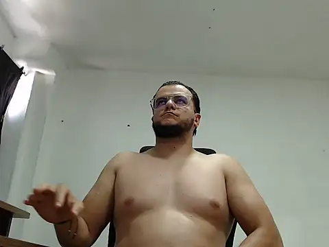 Онлайн чат XXX Masterboy00