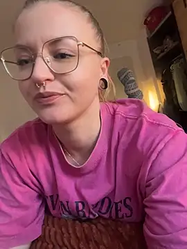 CherryyCheeks' Live XXX Chat