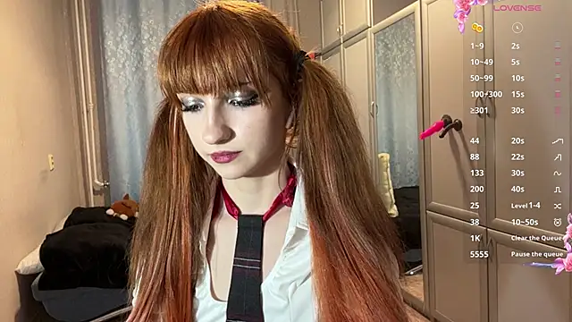 UrBabeLuna Chat XXX in diretta