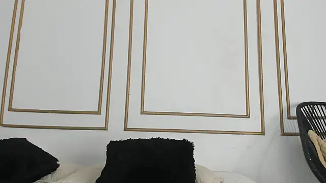 emily_gaviria1's Live XXX Chat