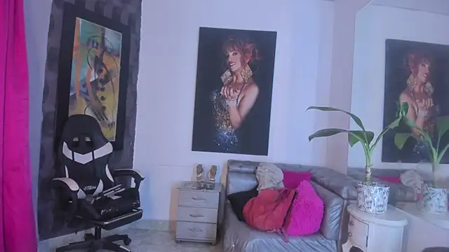 Ciara_HotTs: διαδικτυακό σόου στην κάμερα