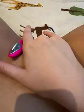 anonimgirl18old webcam show