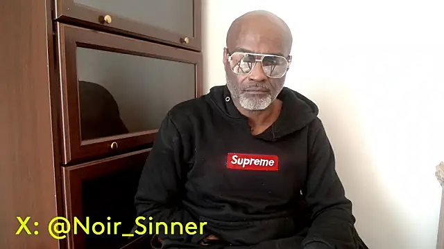 sinnernoir's Live XXX Chat