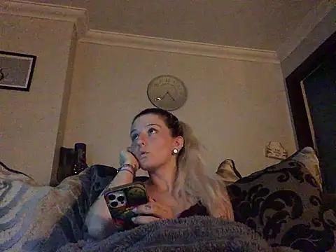 xxamyleighxx Adlı Modelin Canlı XXX Sohbeti