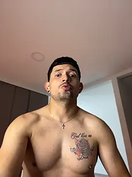 TroyeSavage Show Webcam