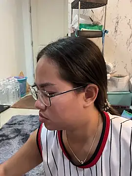 PonthipのライブXXXチャット