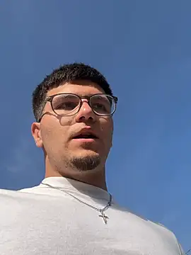 gorka_dom: διαδικτυακό σόου στην κάμερα