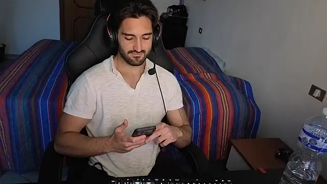 Al3xox02 élő XXX-chatje