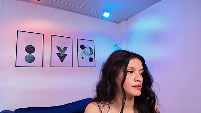 Maddie_T18 Chat XXX in diretta