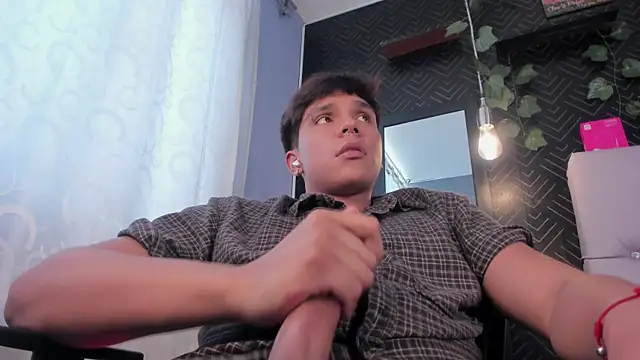 Thiago_Kozakのウェブカメラショー