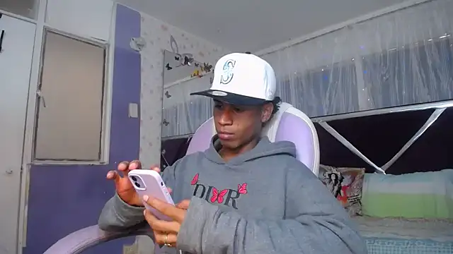 Santy_bigcock_01 webcam show