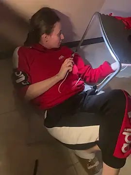 Flossy_Vettie Adlı Modelin Canlı XXX Sohbeti