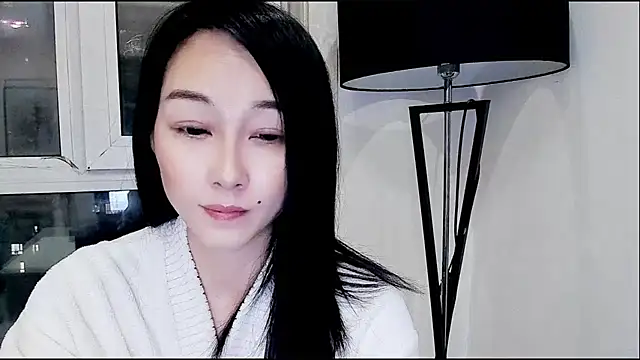 NIAN-er Adlı Modelin Canlı XXX Sohbeti