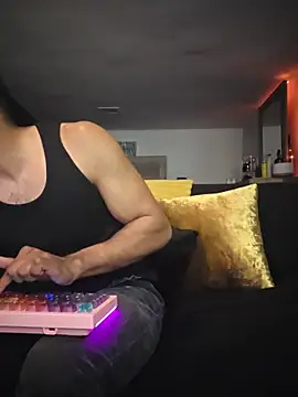 piggylatino's Webcam Show