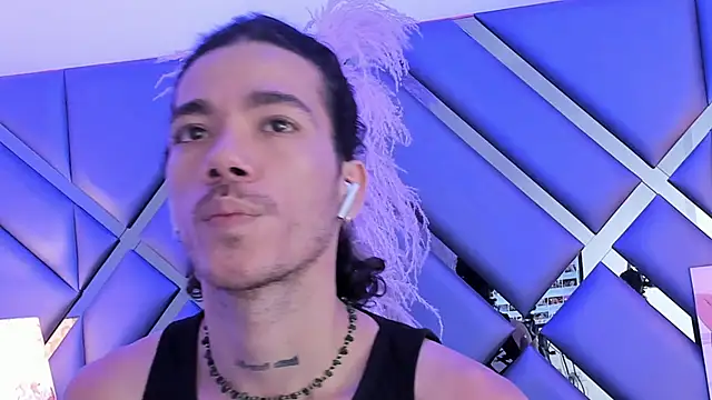 AngeloRoushのウェブカメラショー