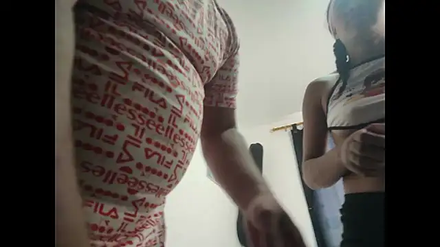 kattyandericc: онлайн-секс-чат