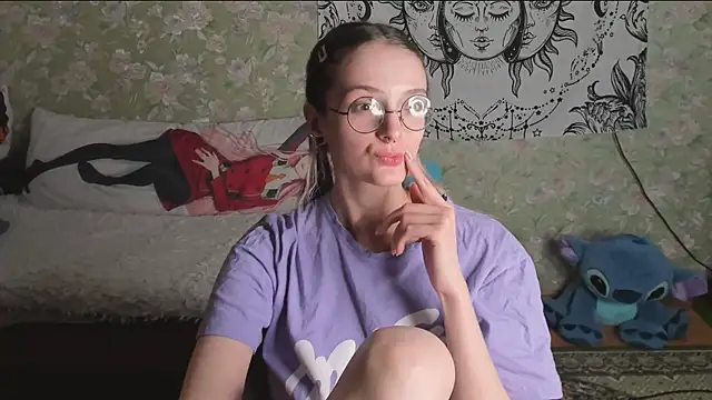 Cutie_Adelia Adlı Modelin Canlı XXX Sohbeti