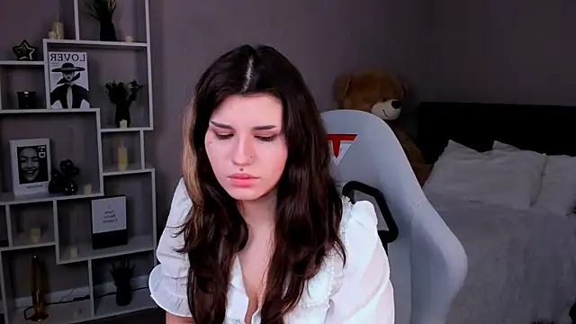 AnoraDarkのライブXXXチャット