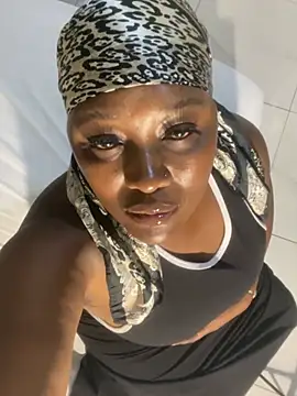 Chat XXX en directo de Cardiebae89