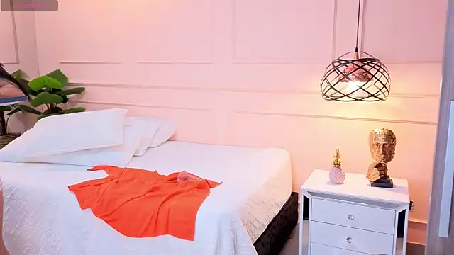 OLIVIA_GARCIA__ Adlı Modelin Canlı XXX Sohbeti