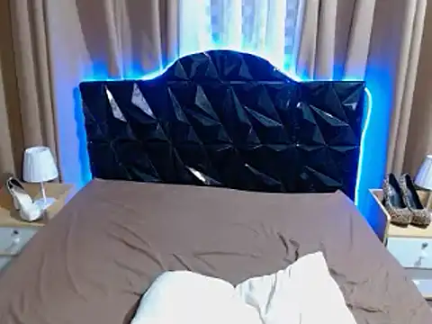 AshantTsiBigCock 网络视讯表演